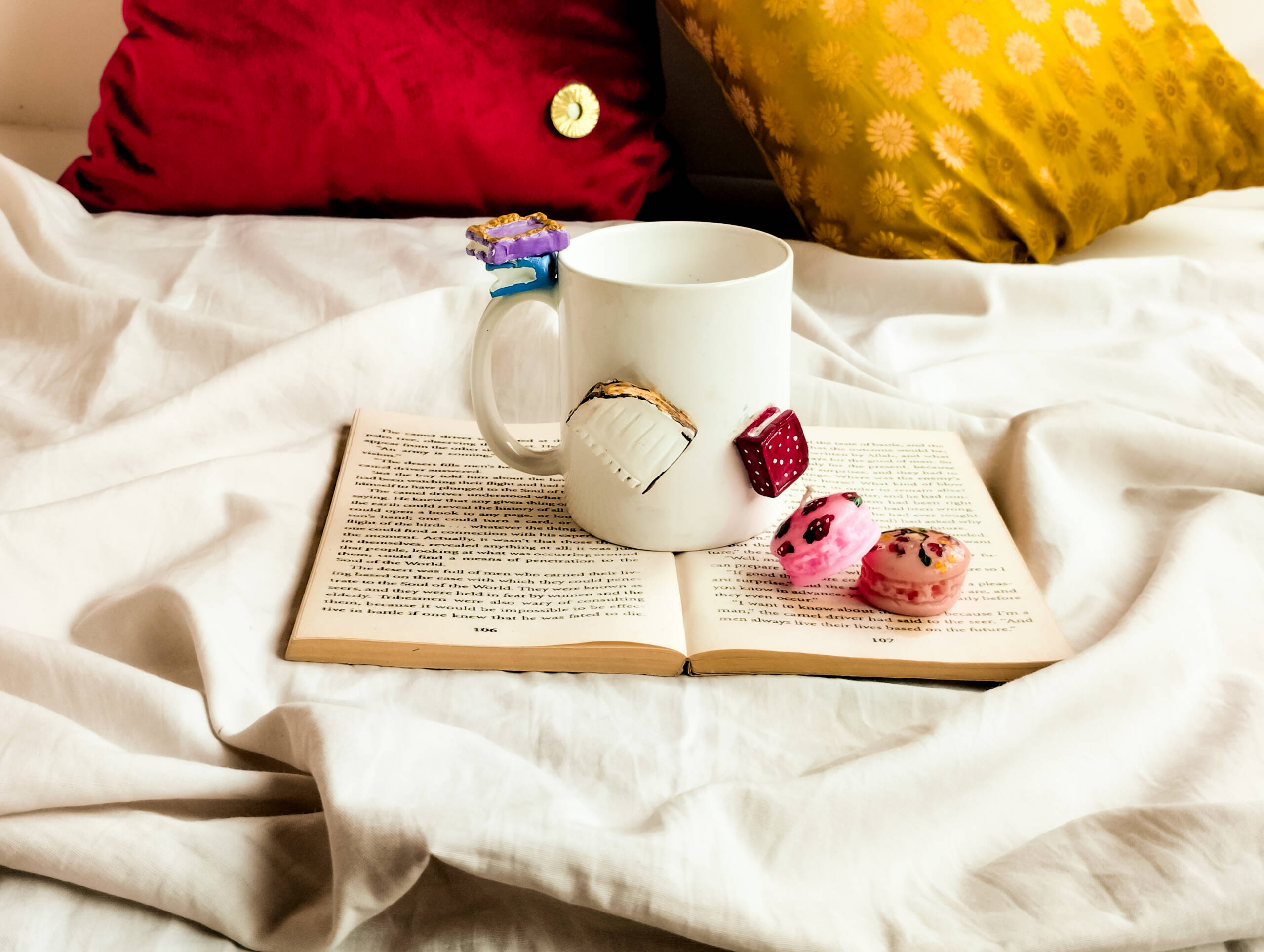 Book Themed 3D Mug
